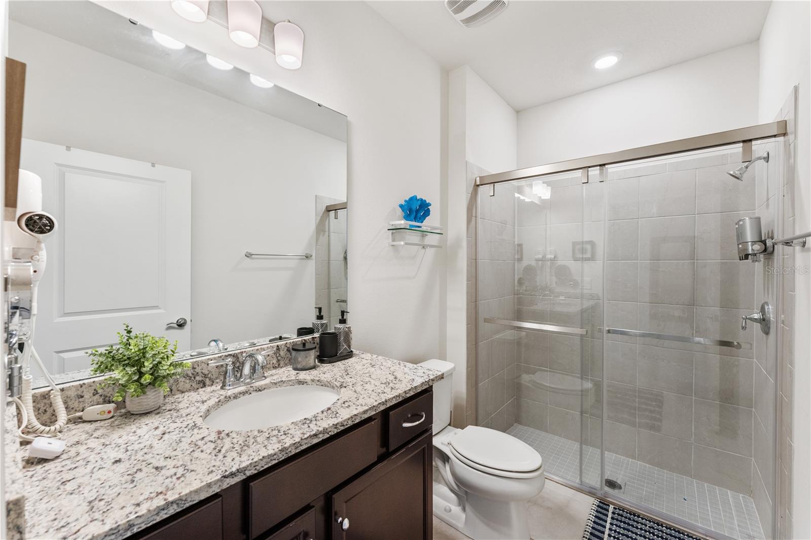 Image 14 of 37 For 921 Paradise Drive