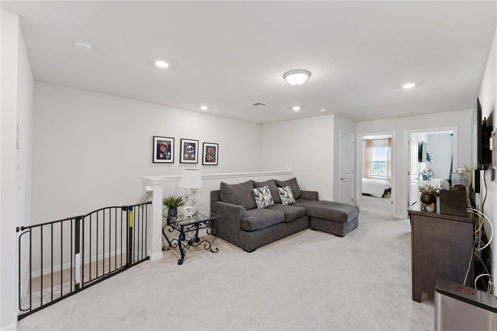 Image 15 of 37 For 921 Paradise Drive