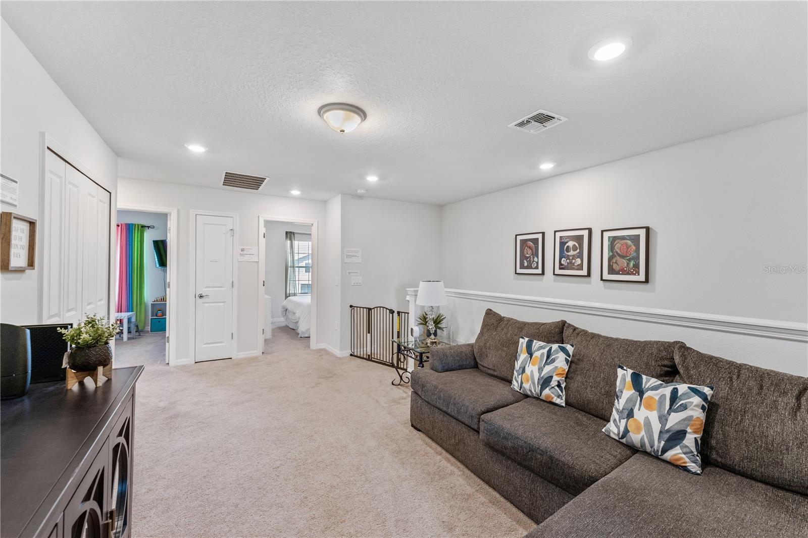 Image 16 of 37 For 921 Paradise Drive
