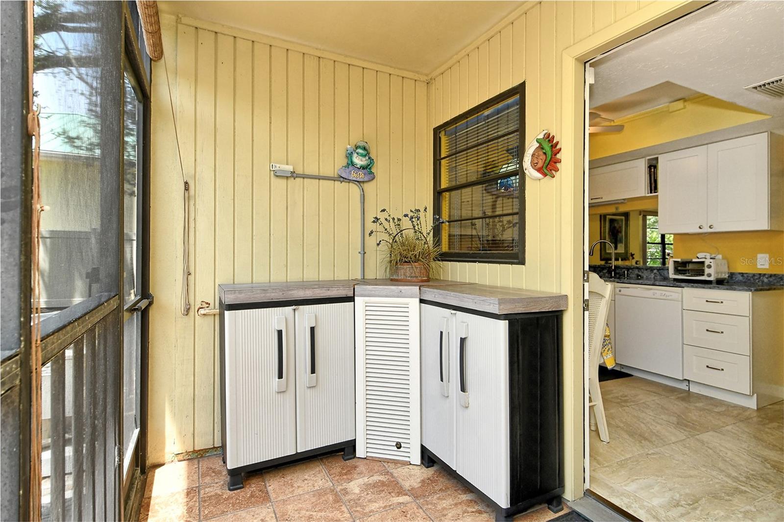 Image 17 of 40 For 2531 Bayshore Gardens Parkway 28