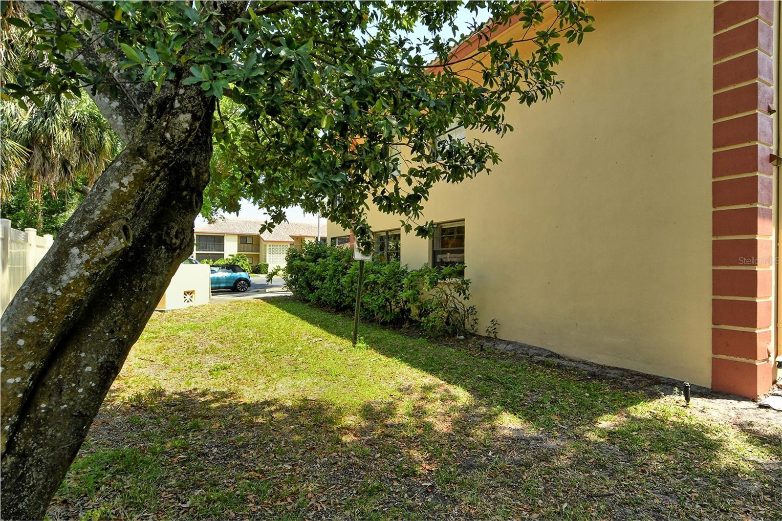 Image 18 of 40 For 2531 Bayshore Gardens Parkway 28