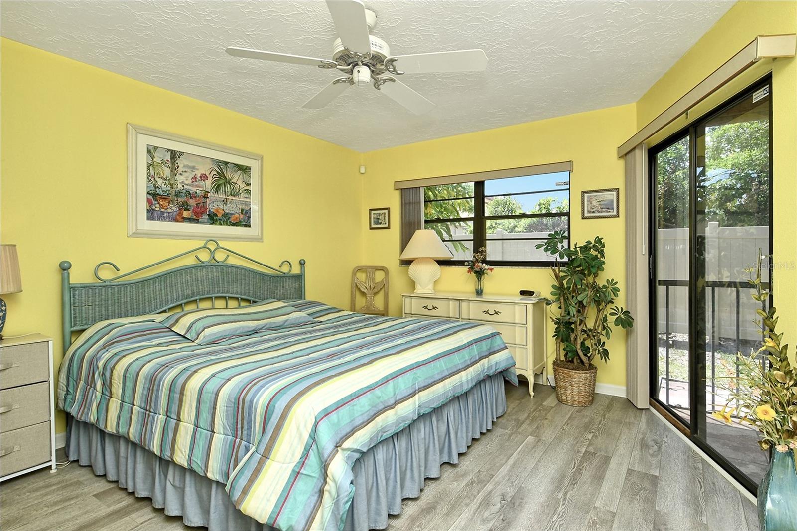 Image 20 of 40 For 2531 Bayshore Gardens Parkway 28