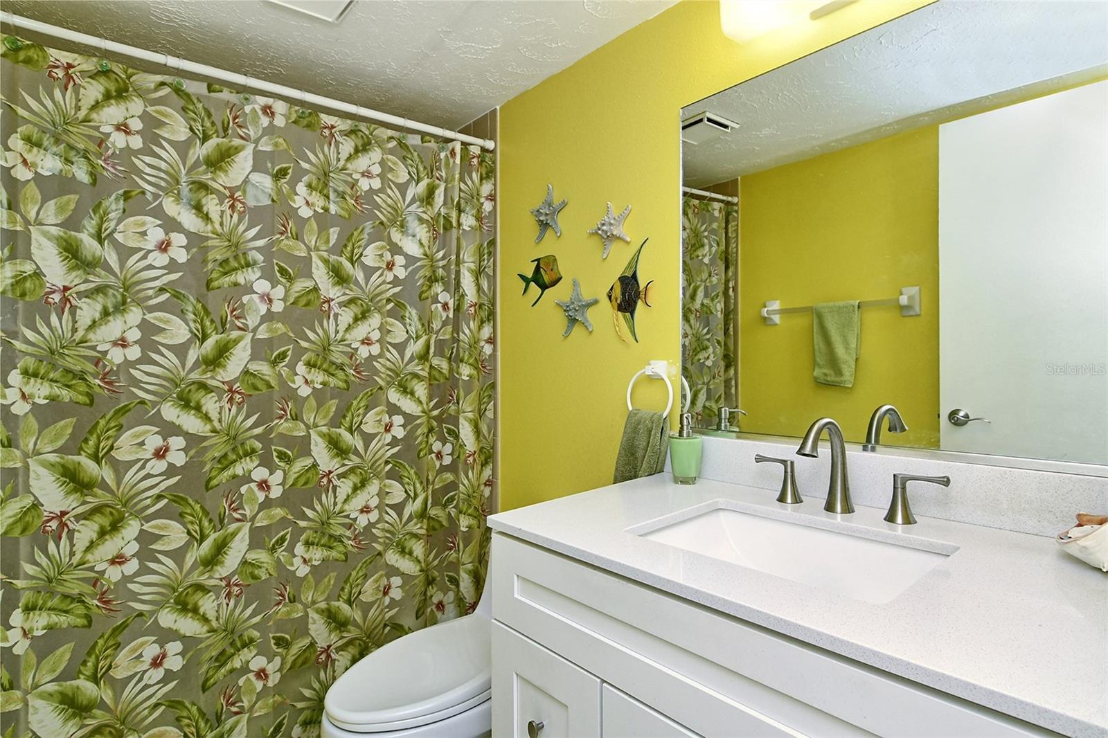 Image 27 of 40 For 2531 Bayshore Gardens Parkway 28