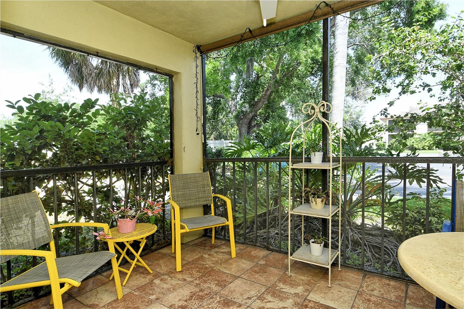Image 8 of 40 For 2531 Bayshore Gardens Parkway 28