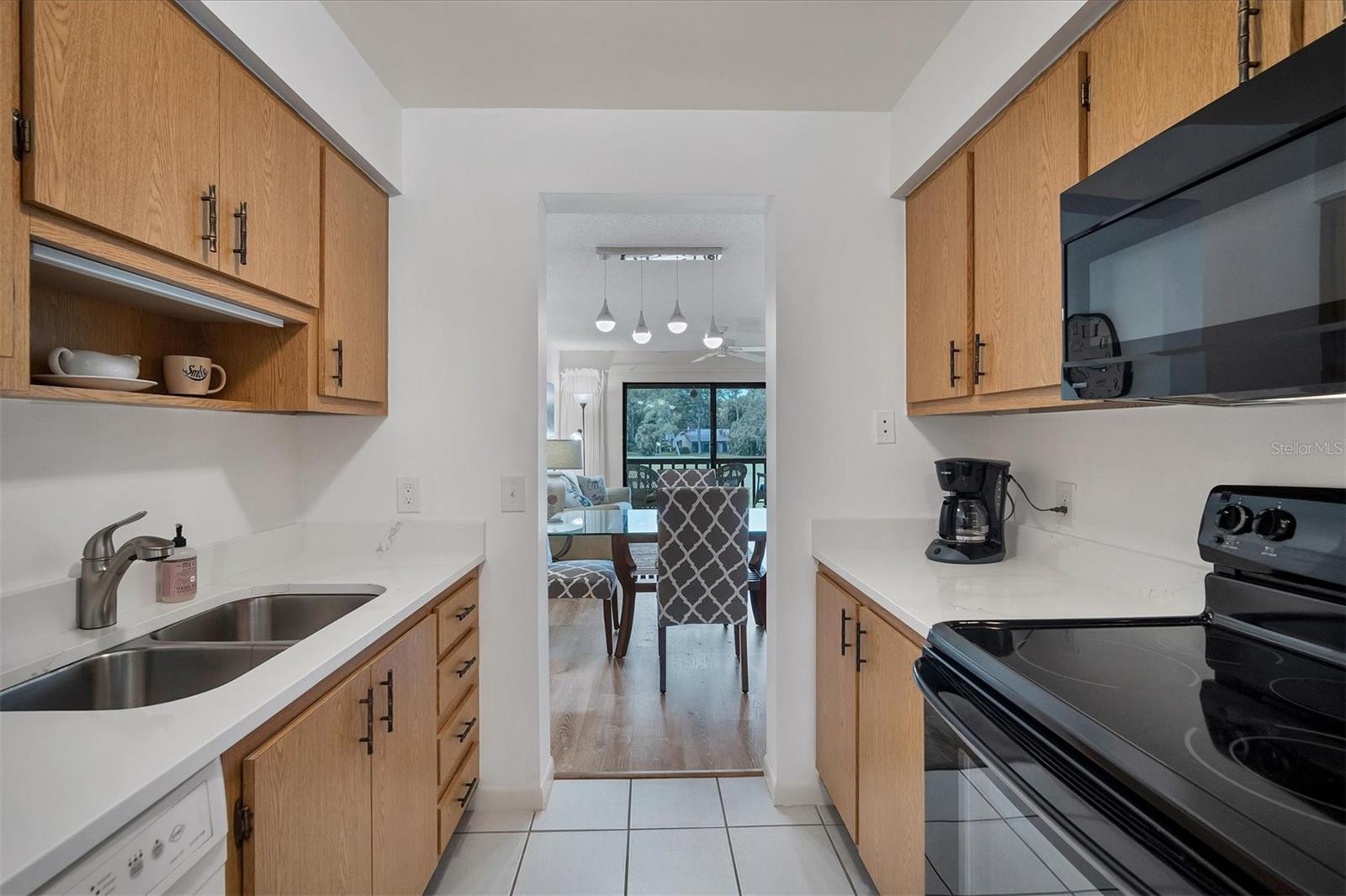 Image 13 of 32 For 4614 Longwater  82