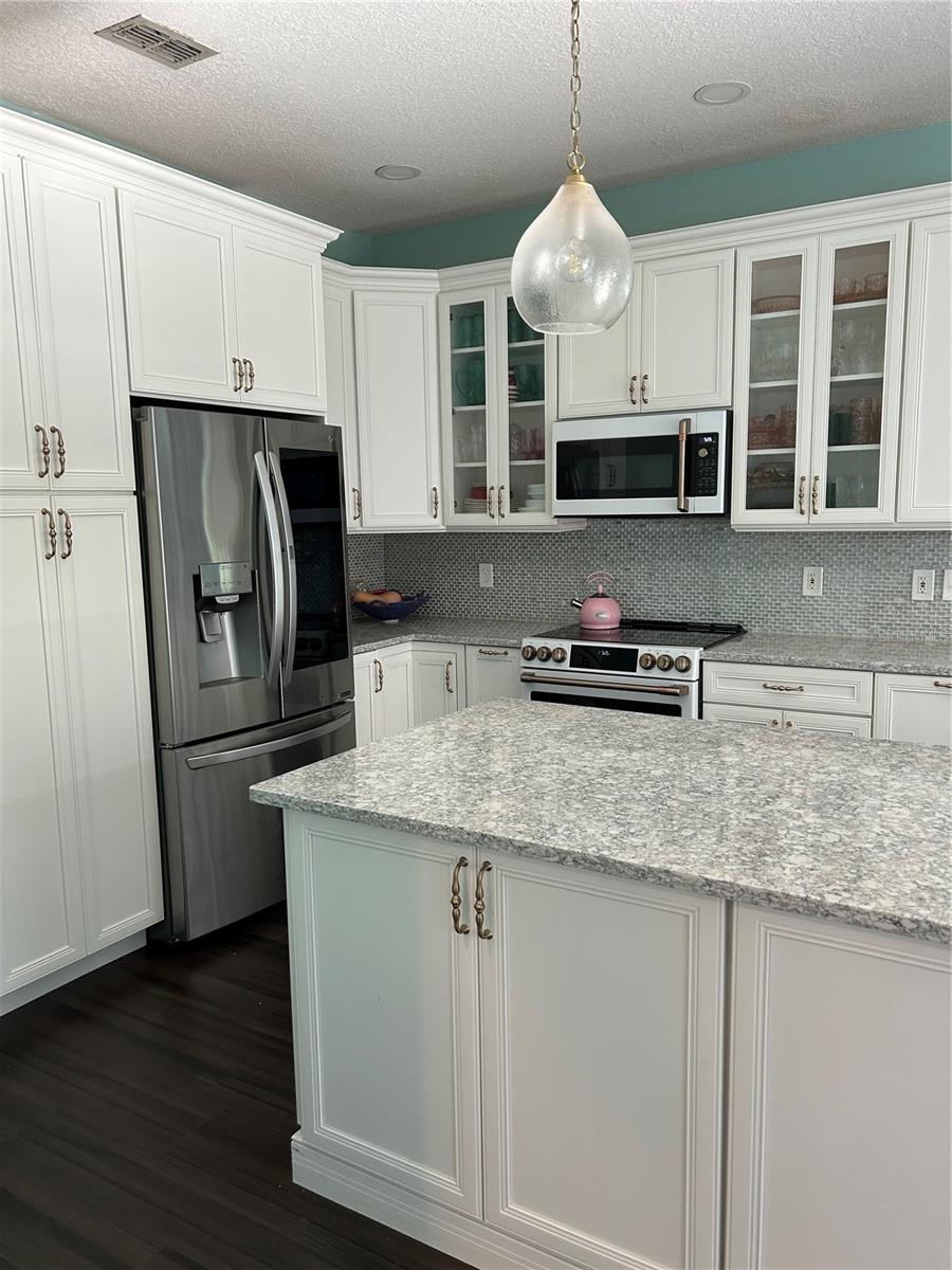 Image 24 of 25 For 1600 Twin Oaks Circle