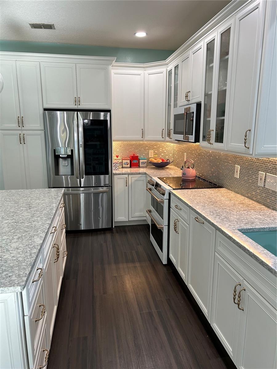 Image 4 of 25 For 1600 Twin Oaks Circle