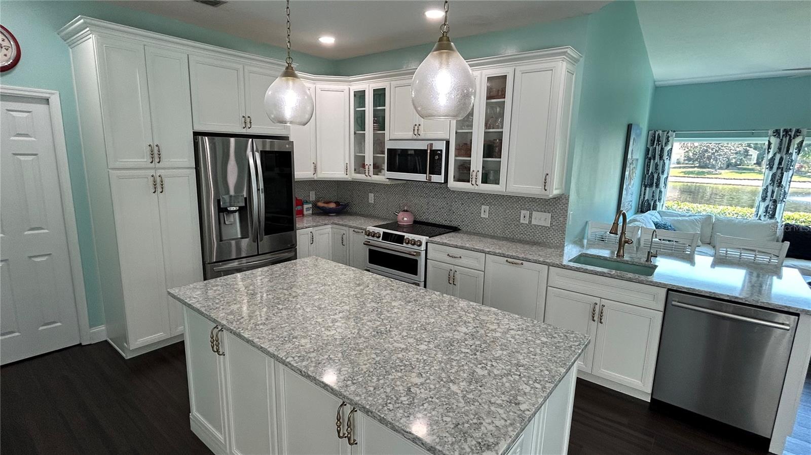 Image 6 of 25 For 1600 Twin Oaks Circle