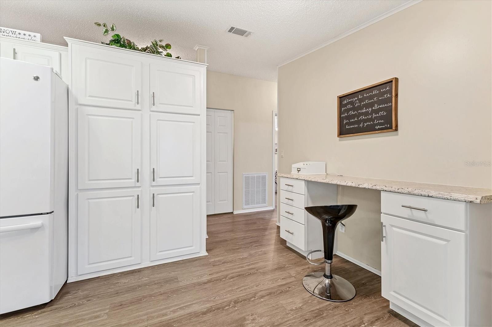 Image 10 of 47 For 1404 44th Avenue E