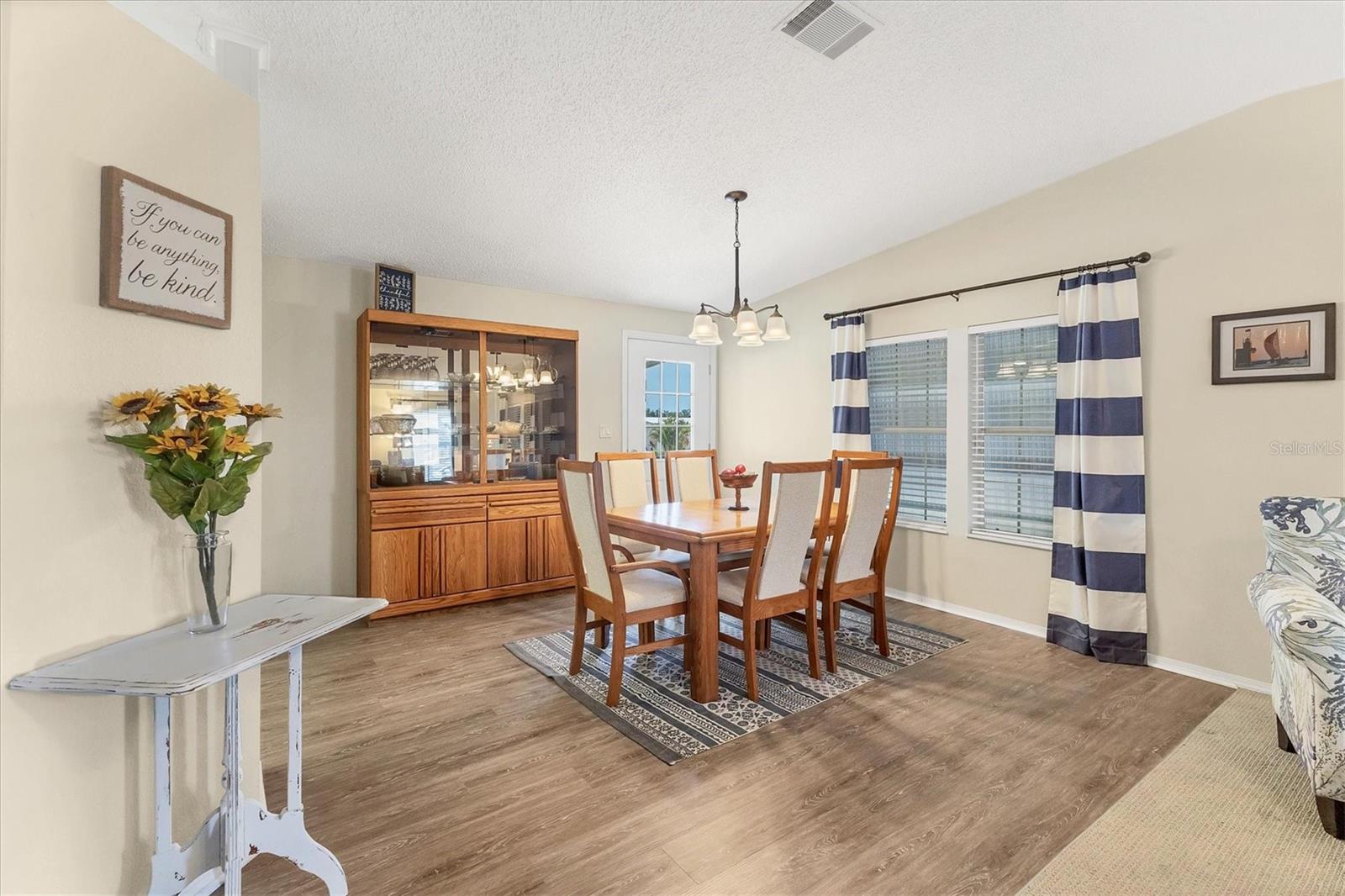 Image 12 of 47 For 1404 44th Avenue E