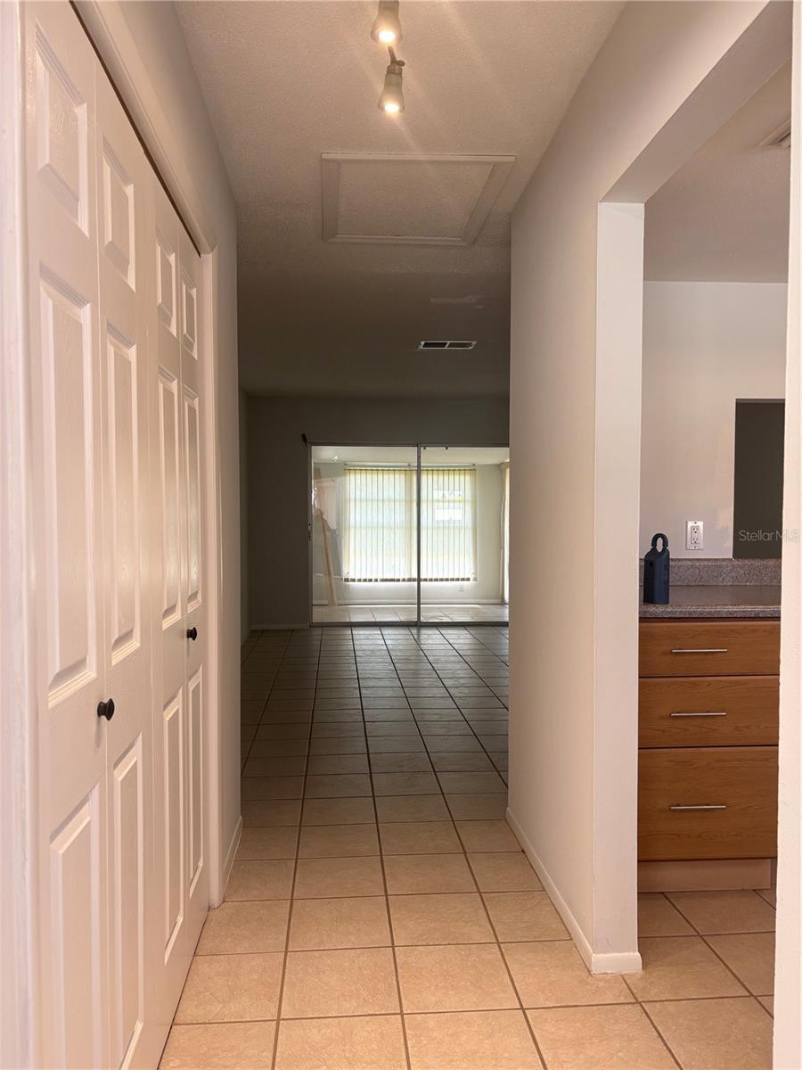 Image 4 of 20 For 5057 Live Oak Circle 86
