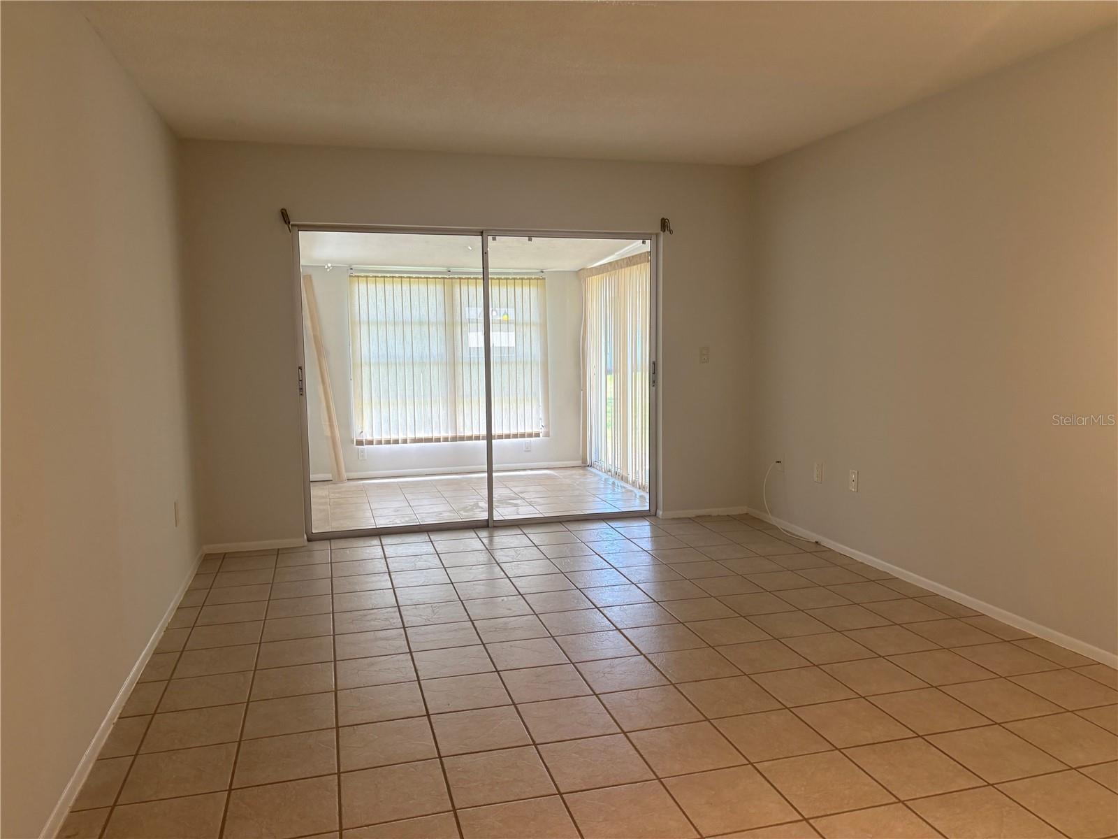 Image 7 of 20 For 5057 Live Oak Circle 86