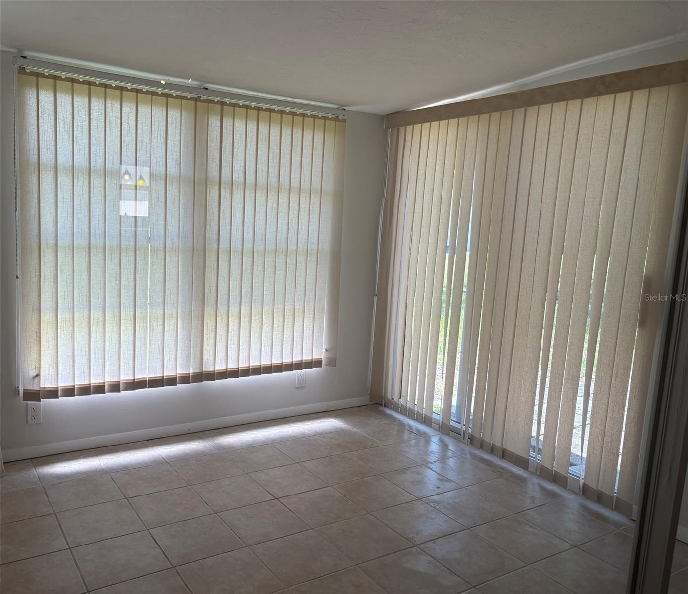 Image 8 of 20 For 5057 Live Oak Circle 86