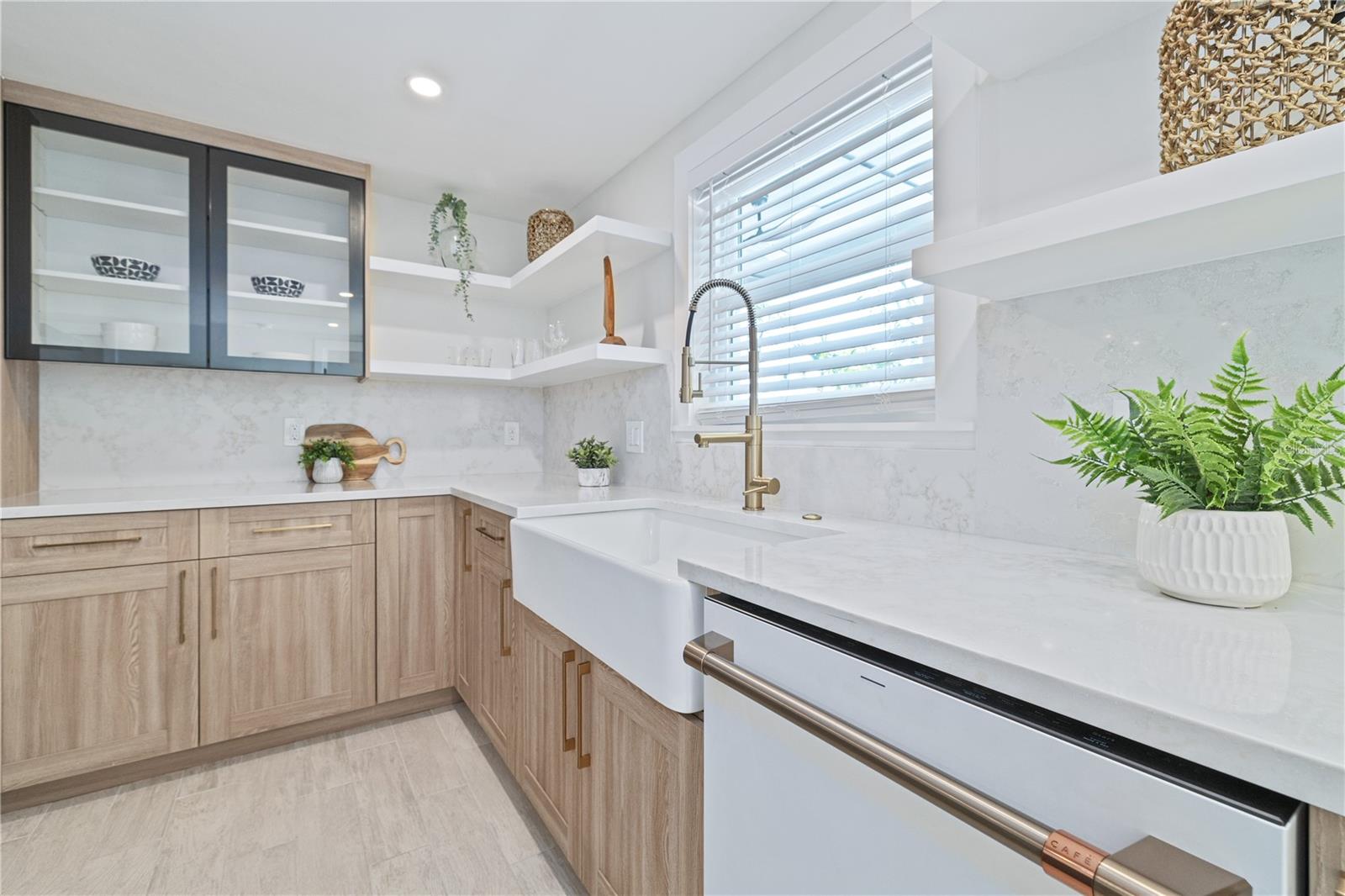 Image 13 of 30 For 405 28th Street