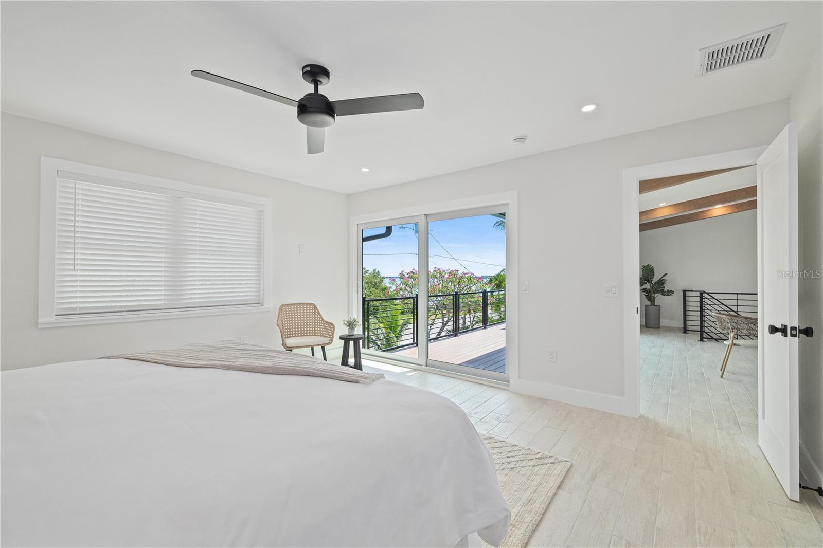 Image 16 of 30 For 405 28th Street