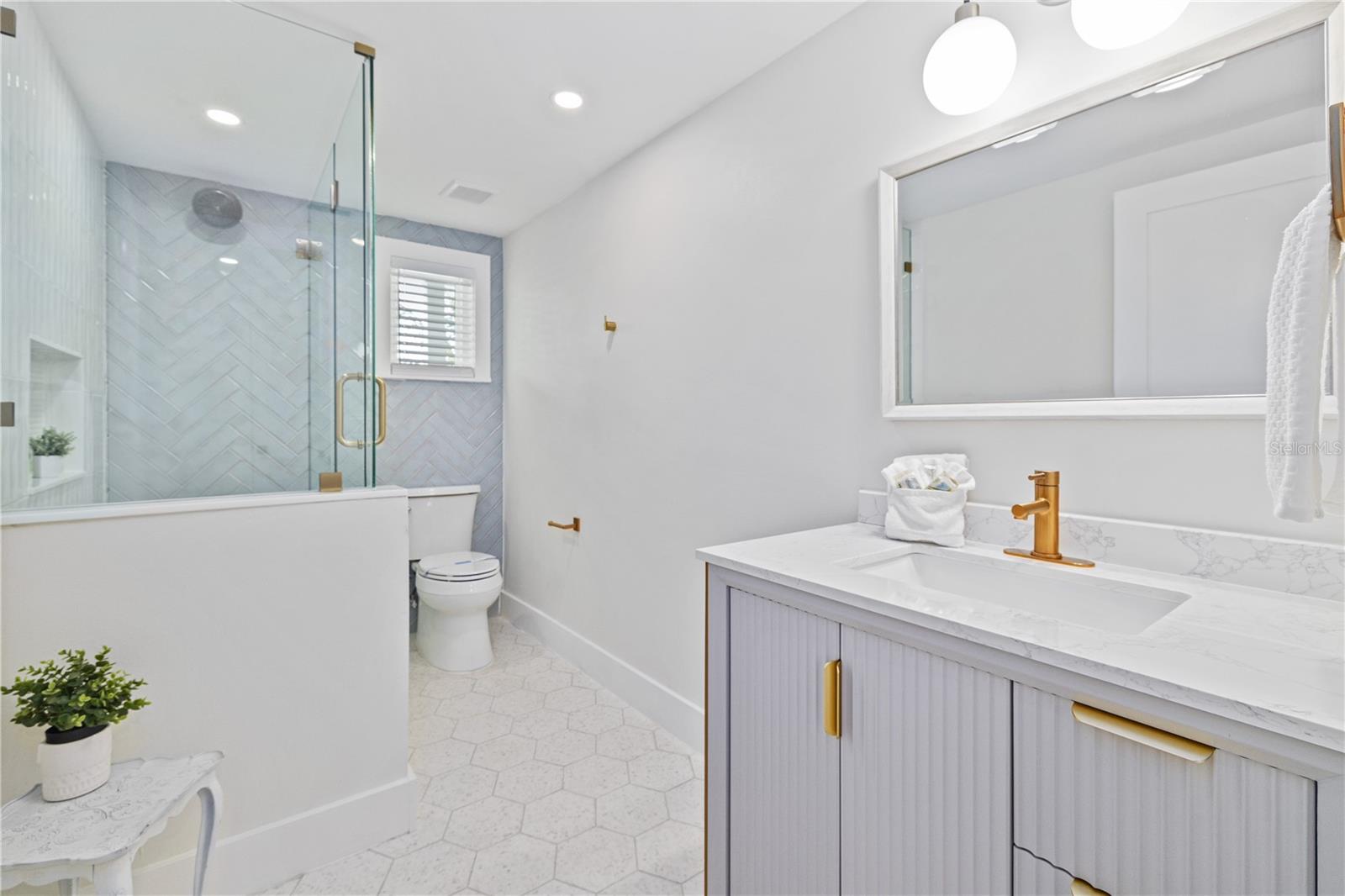 Image 17 of 30 For 405 28th Street