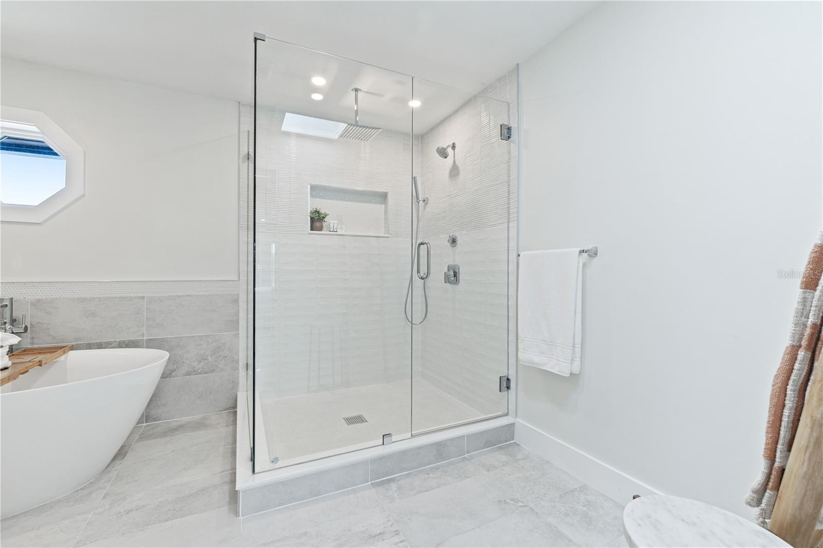 Image 21 of 30 For 405 28th Street