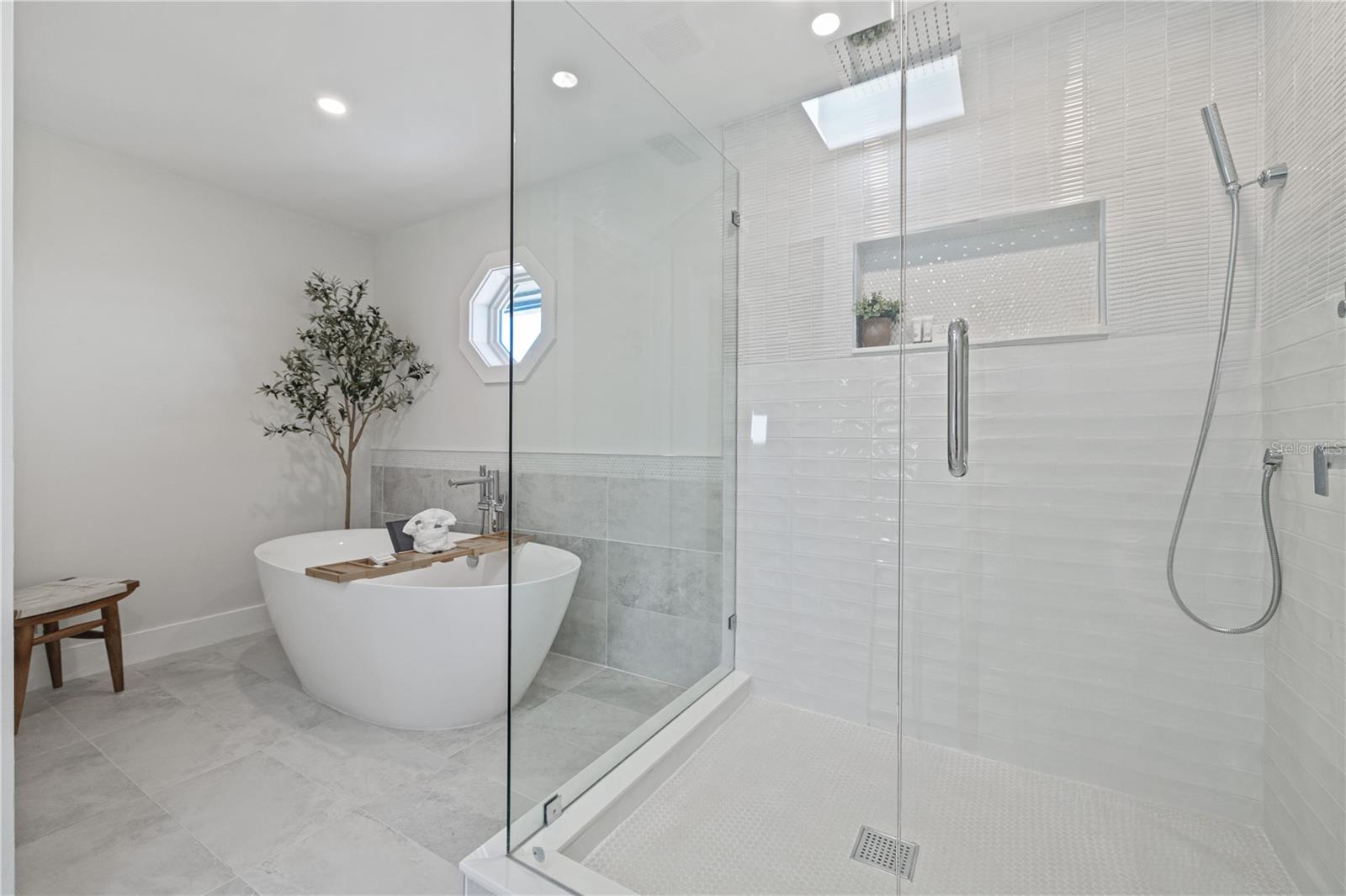 Image 22 of 30 For 405 28th Street