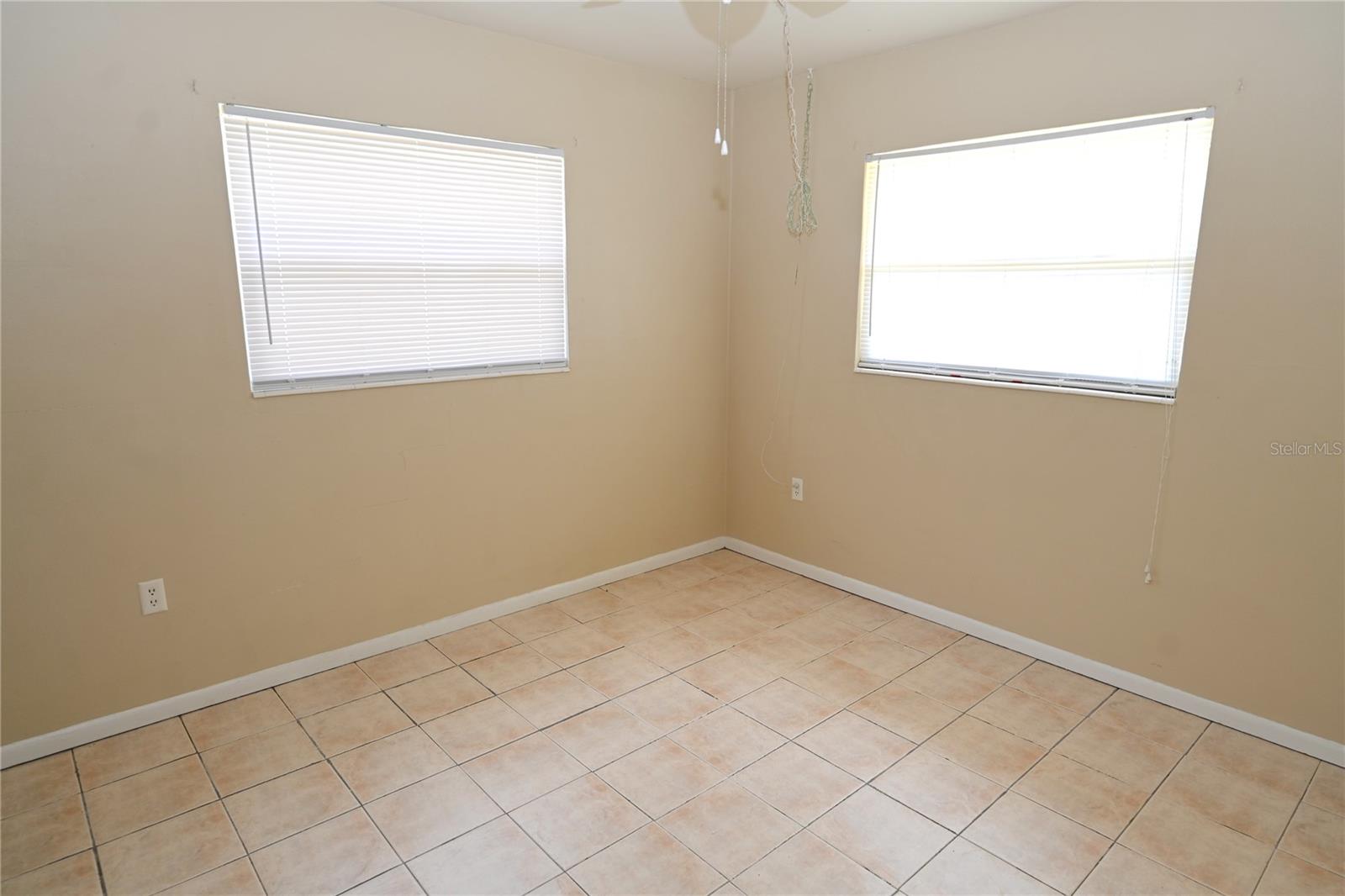 Image 17 of 23 For 1509 Oak Street