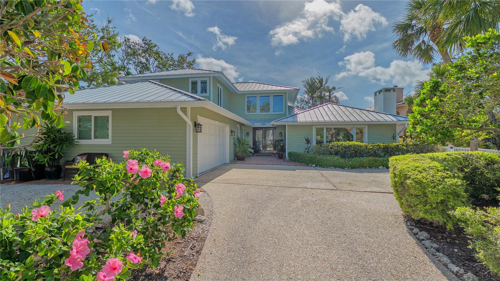 Image 2 of 71 For 1042 Casey Key Road