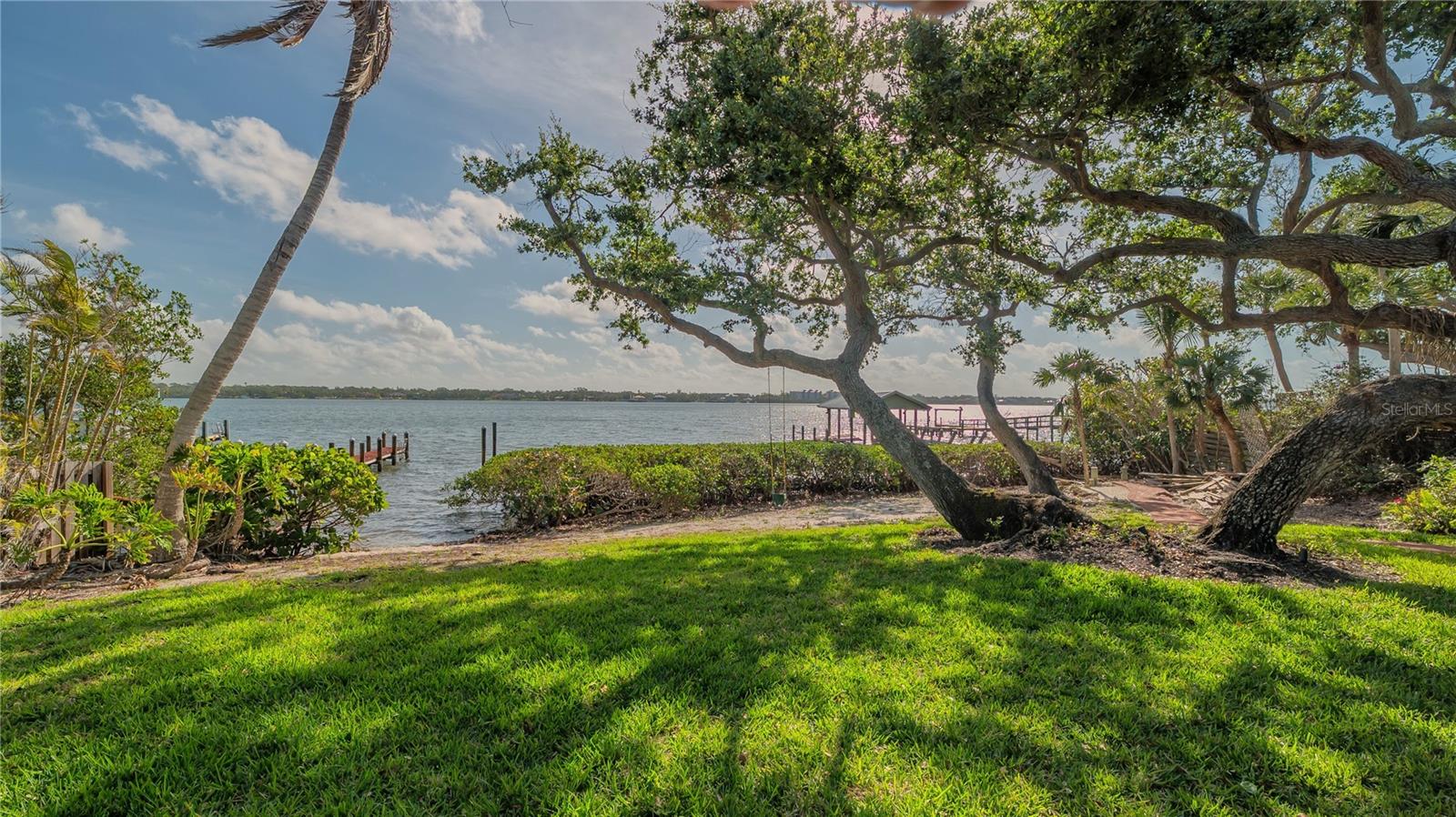 Image 52 of 71 For 1042 Casey Key Road