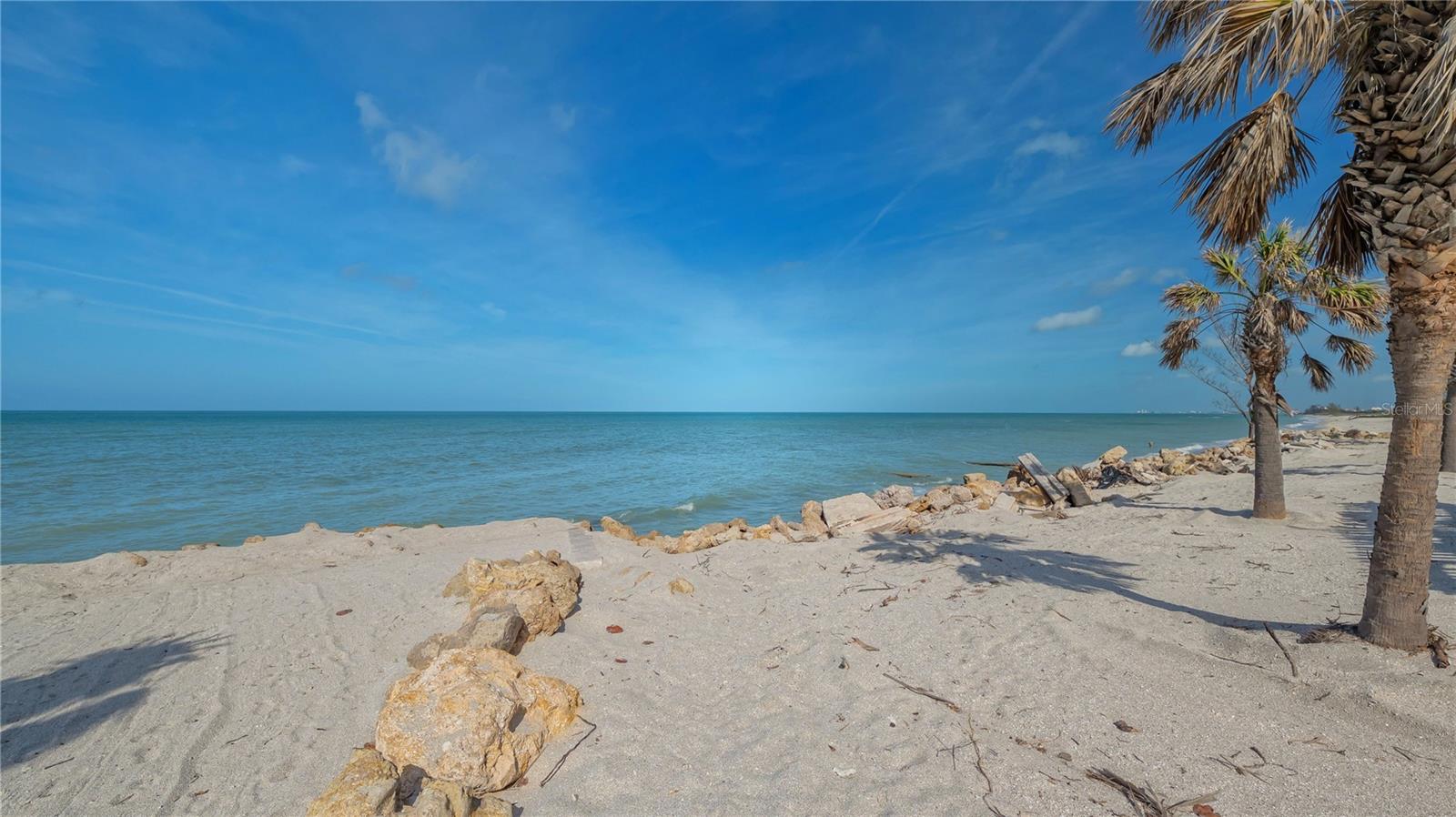 Image 60 of 71 For 1042 Casey Key Road