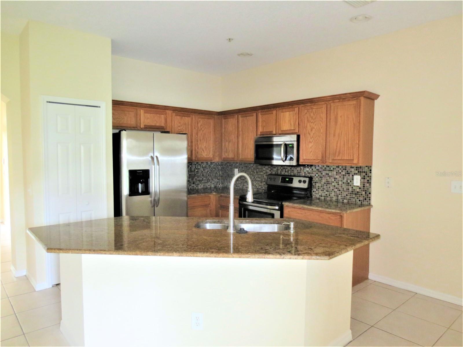 Image 3 of 22 For 4006 Crabtree Avenue