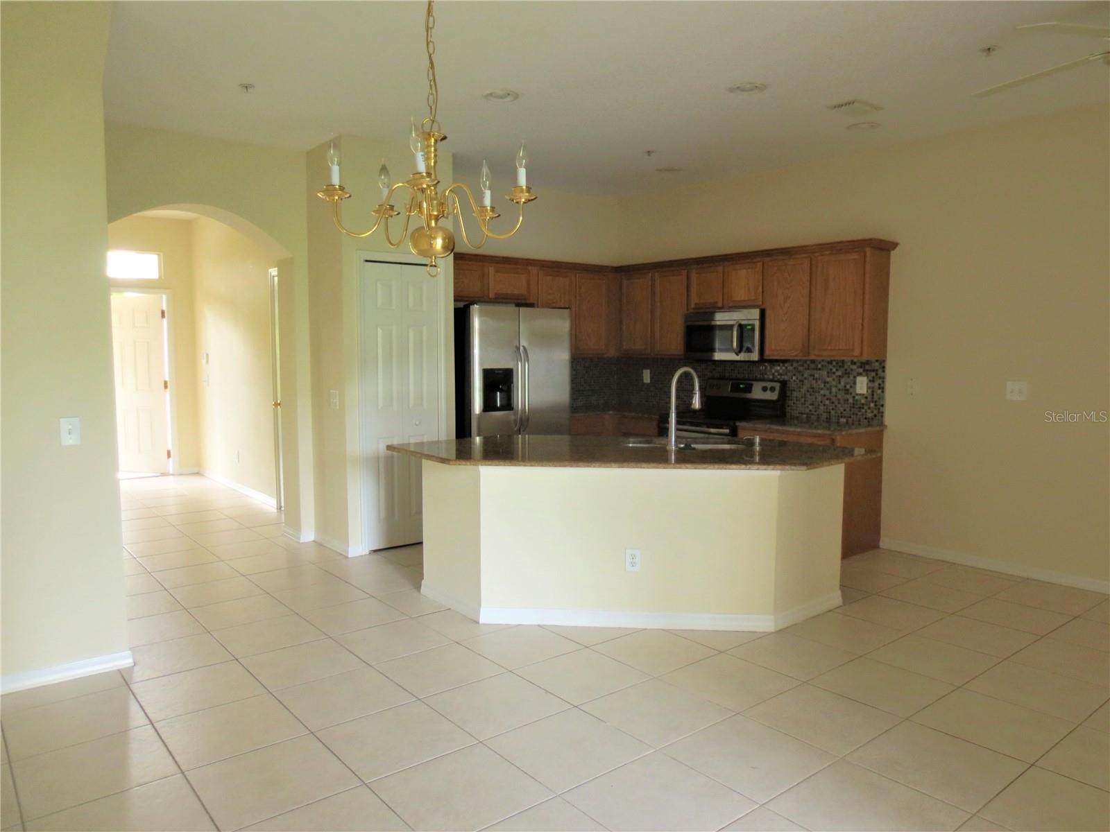 Image 5 of 22 For 4006 Crabtree Avenue