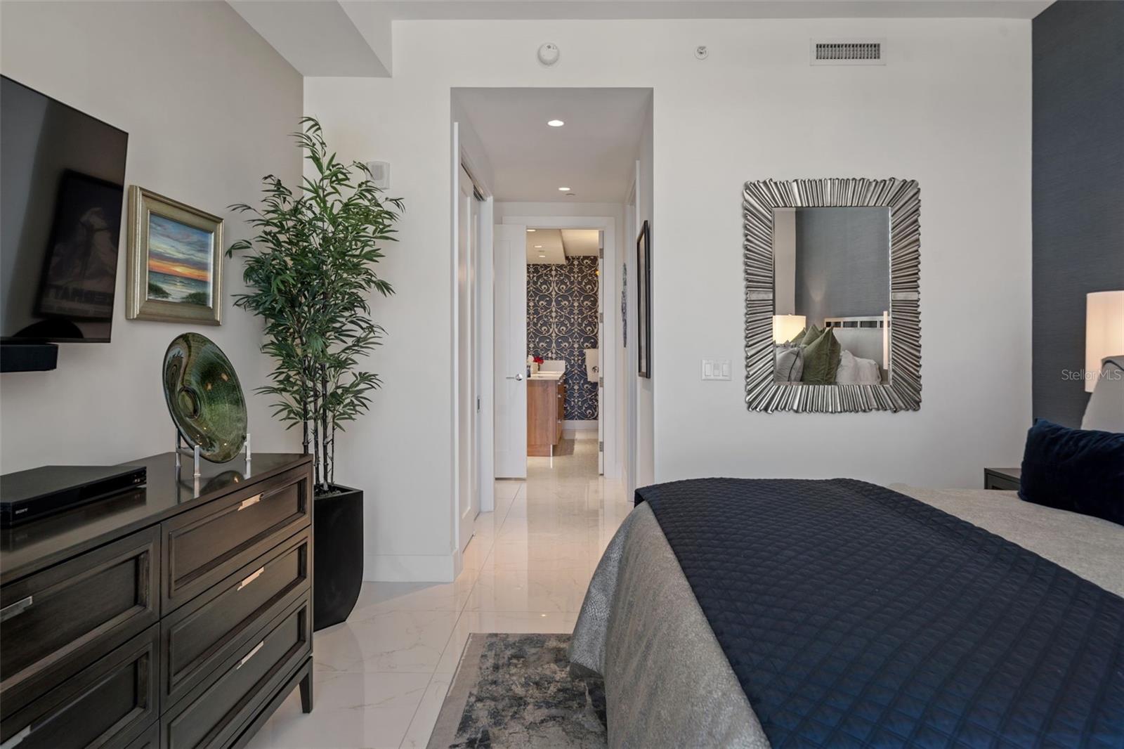 Image 42 of 89 For 111 Pineapple Avenue 716