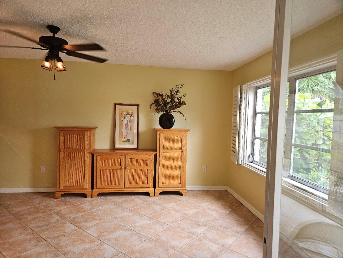 Image 11 of 49 For 3843 El Poinier Court W 8720