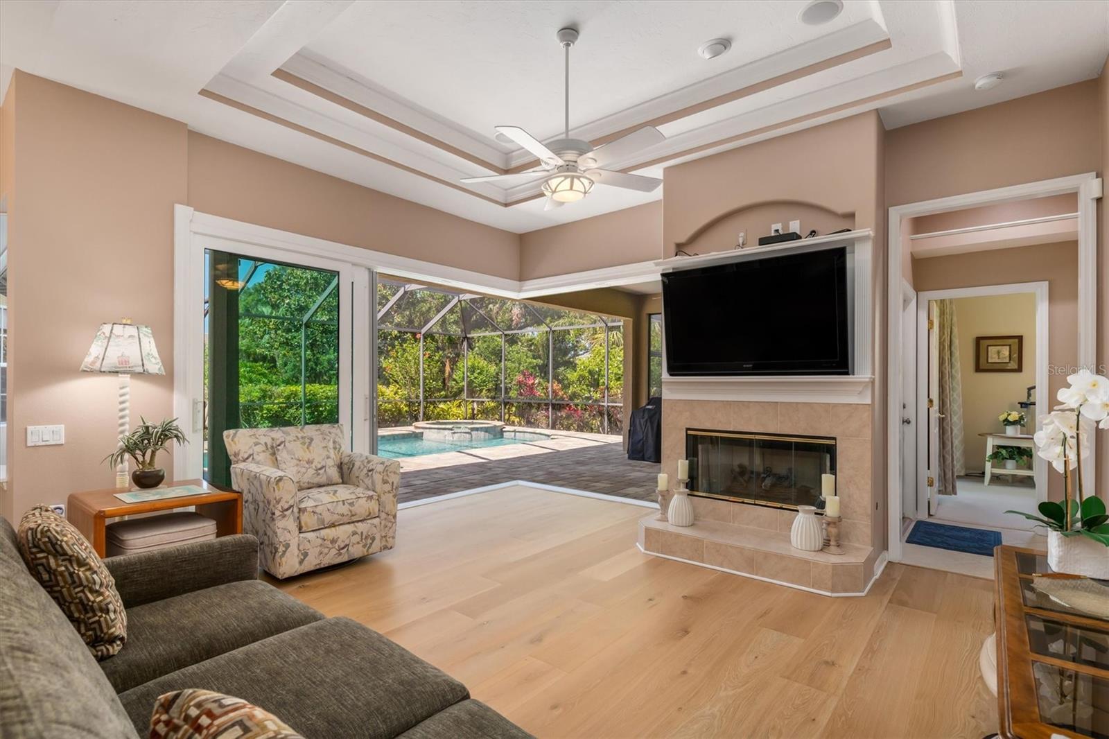 Image 10 of 34 For 8838 Bloomfield Boulevard
