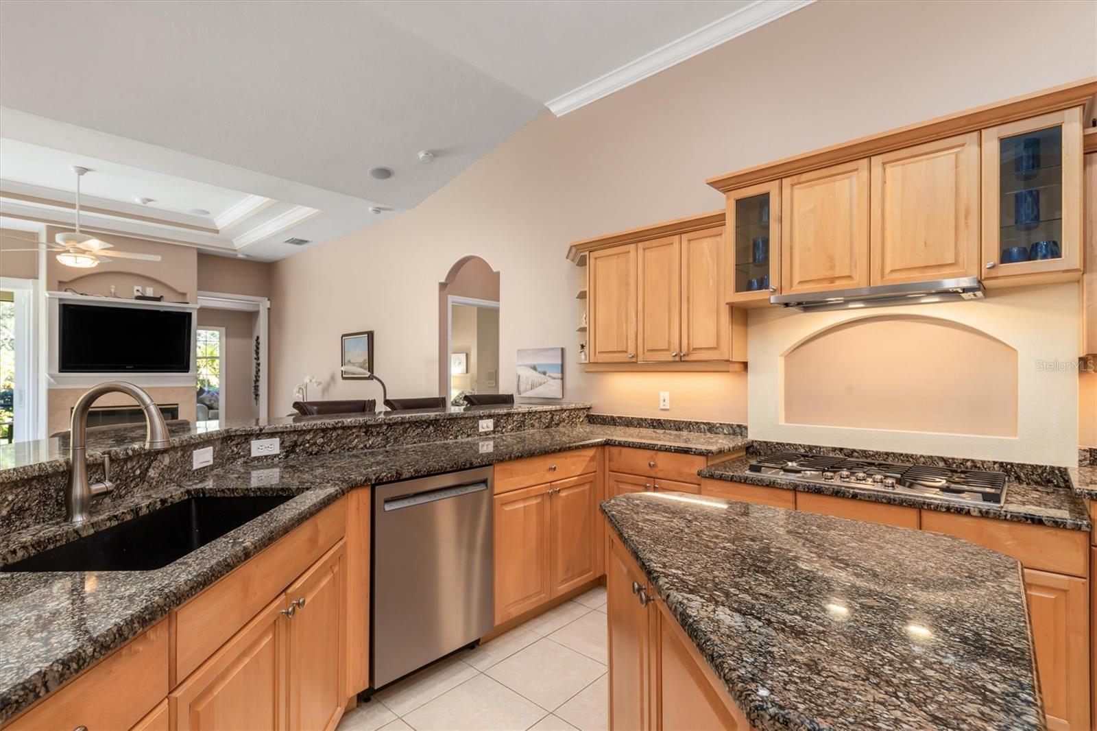 Image 14 of 34 For 8838 Bloomfield Boulevard