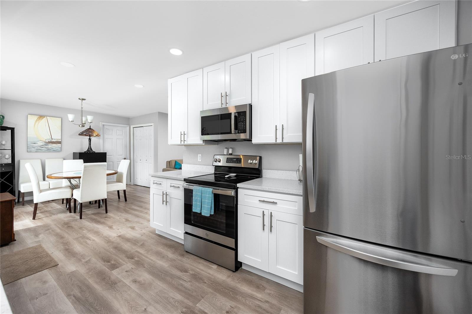 Image 11 of 34 For 2726 Knoll Street E