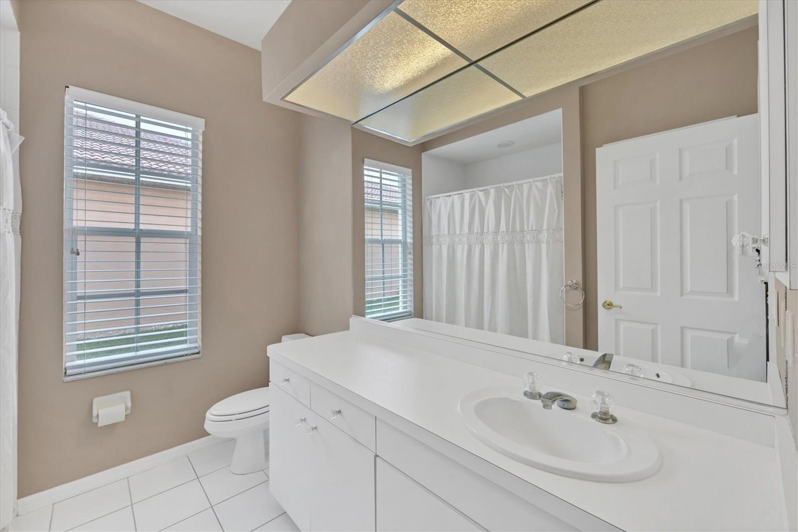 Image 29 of 50 For 5106 Far Oak Circle