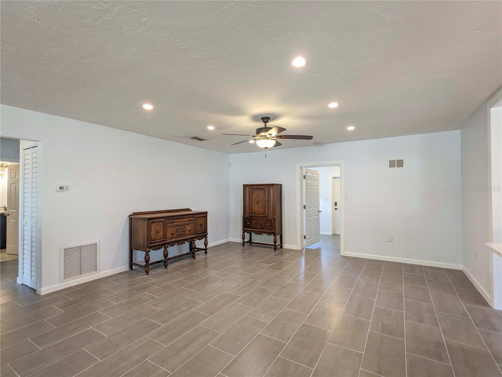 Image 15 of 30 For 123 Chauncey Avenue