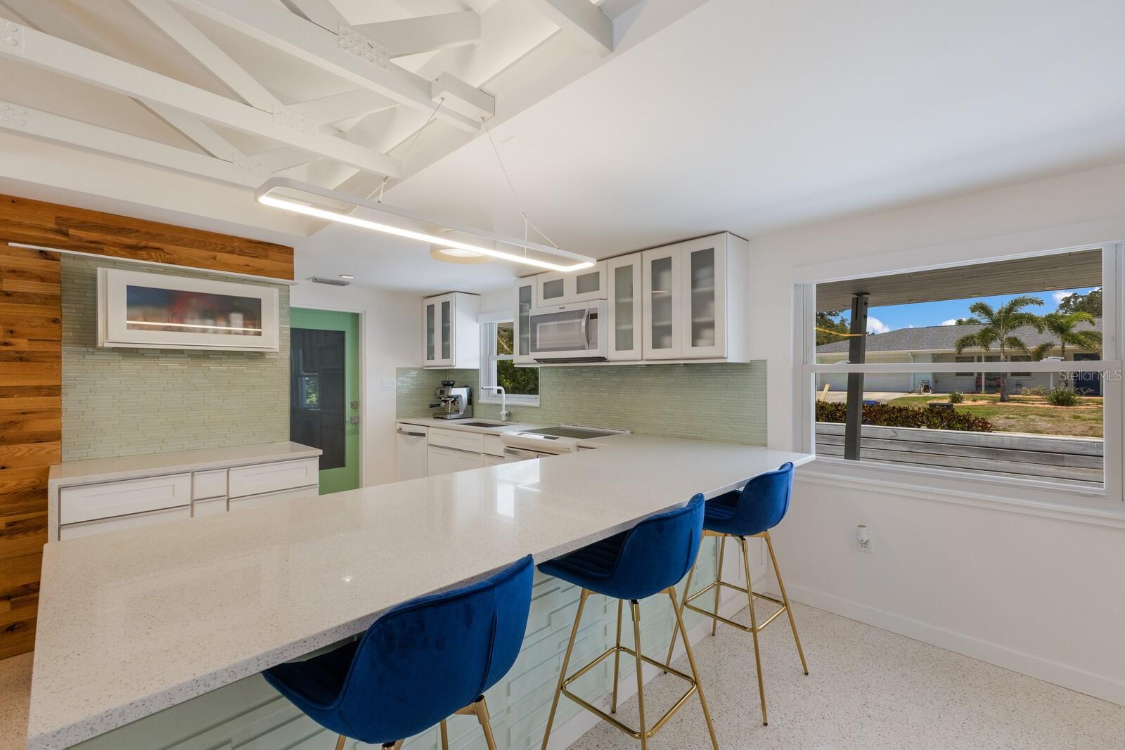 Image 10 of 40 For 2560 Sunnyside Street