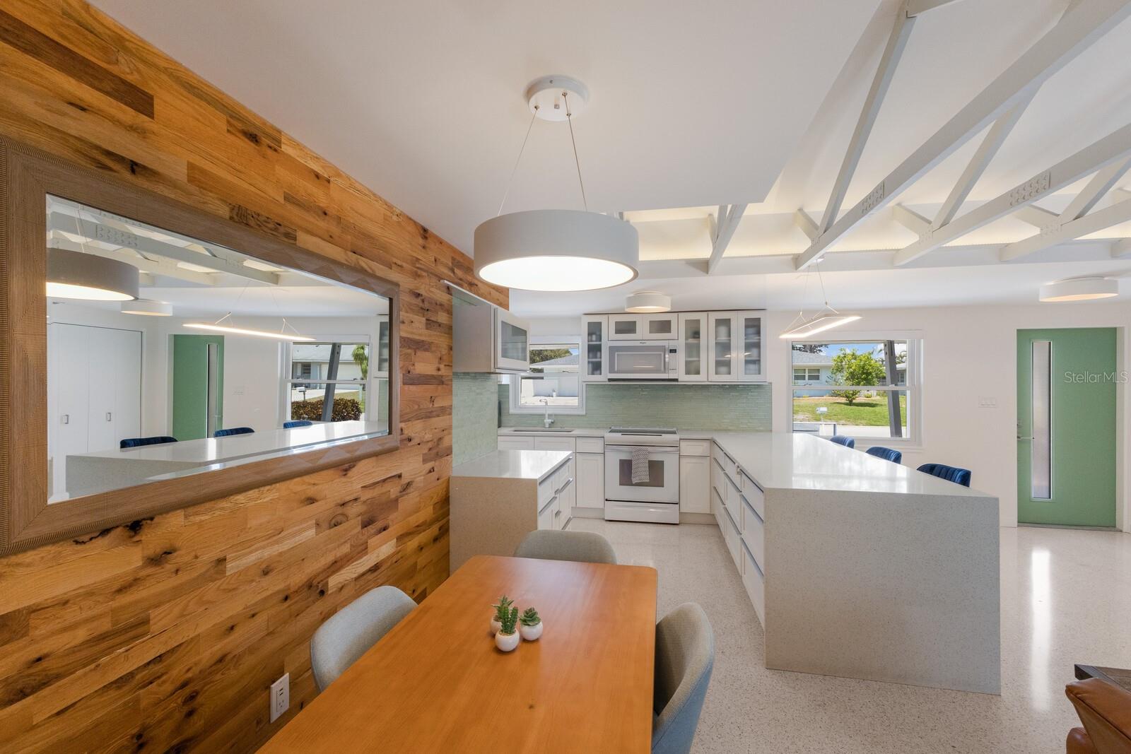 Image 13 of 40 For 2560 Sunnyside Street