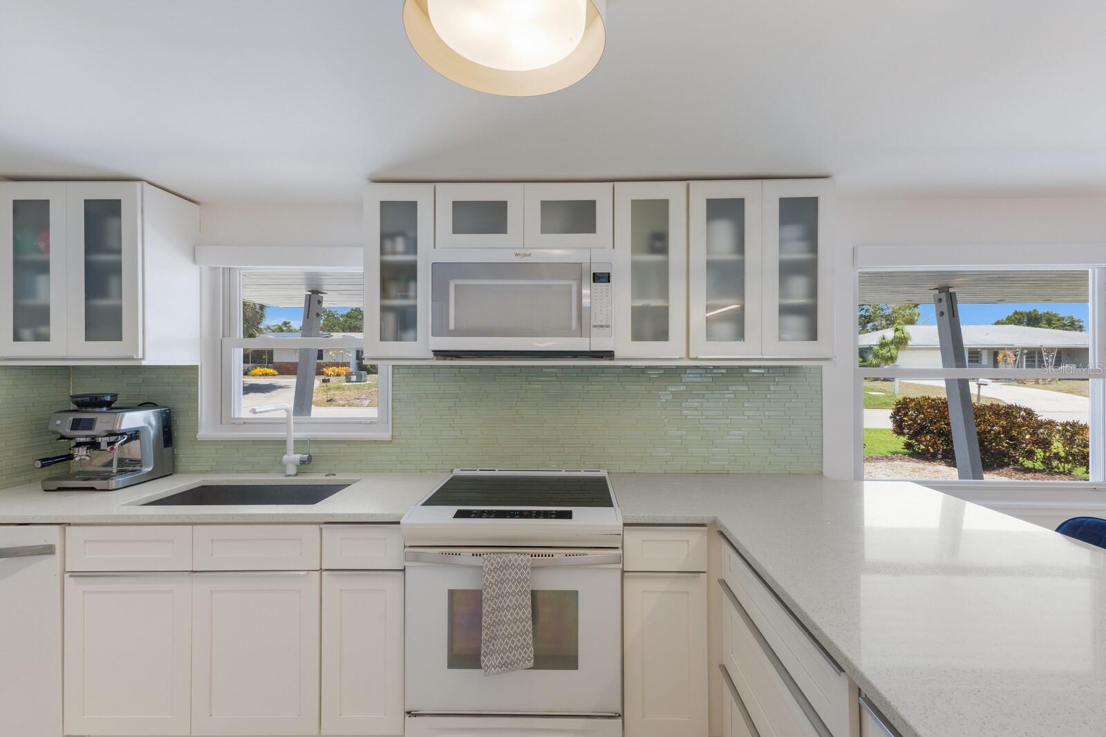 Image 14 of 40 For 2560 Sunnyside Street