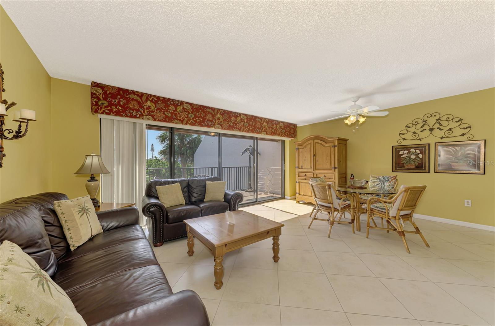 Listing photo id 8 for 1200 Cove Ii Place 832