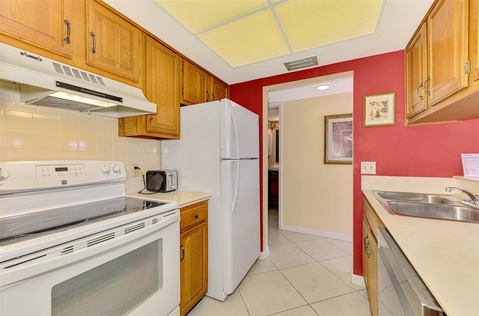 Listing photo id 15 for 1200 Cove Ii Place 832