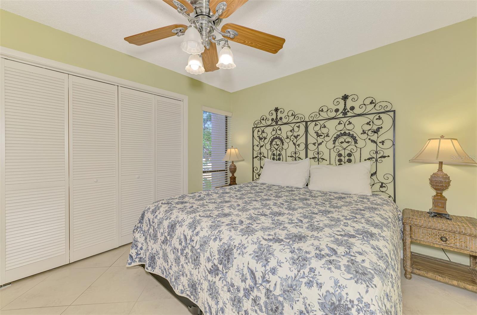 Listing photo id 19 for 1200 Cove Ii Place 832