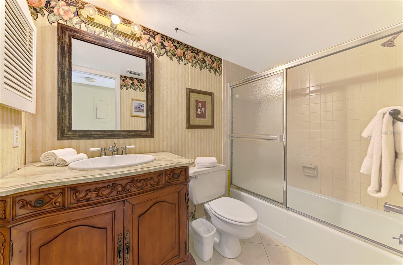 Listing photo id 21 for 1200 Cove Ii Place 832