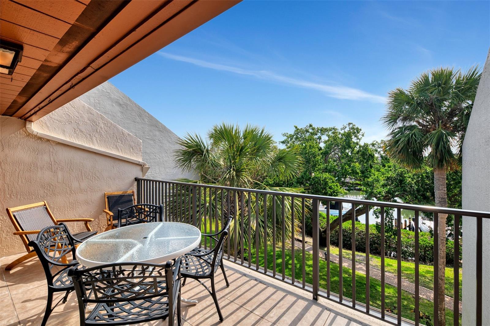 Listing photo id 25 for 1200 Cove Ii Place 832