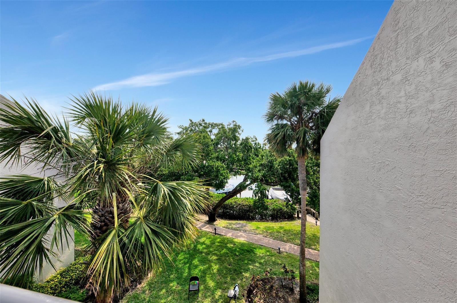 Listing photo id 28 for 1200 Cove Ii Place 832