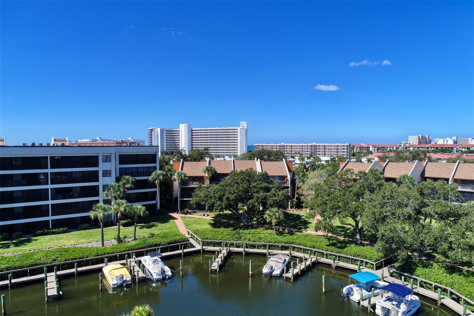 Listing photo id 30 for 1200 Cove Ii Place 832