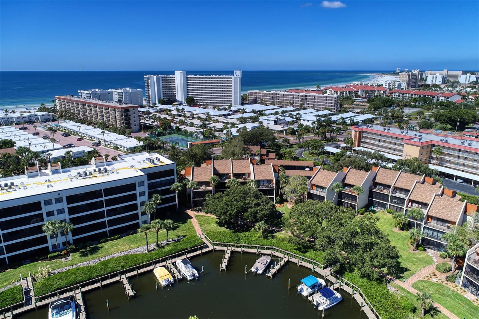Listing photo id 31 for 1200 Cove Ii Place 832