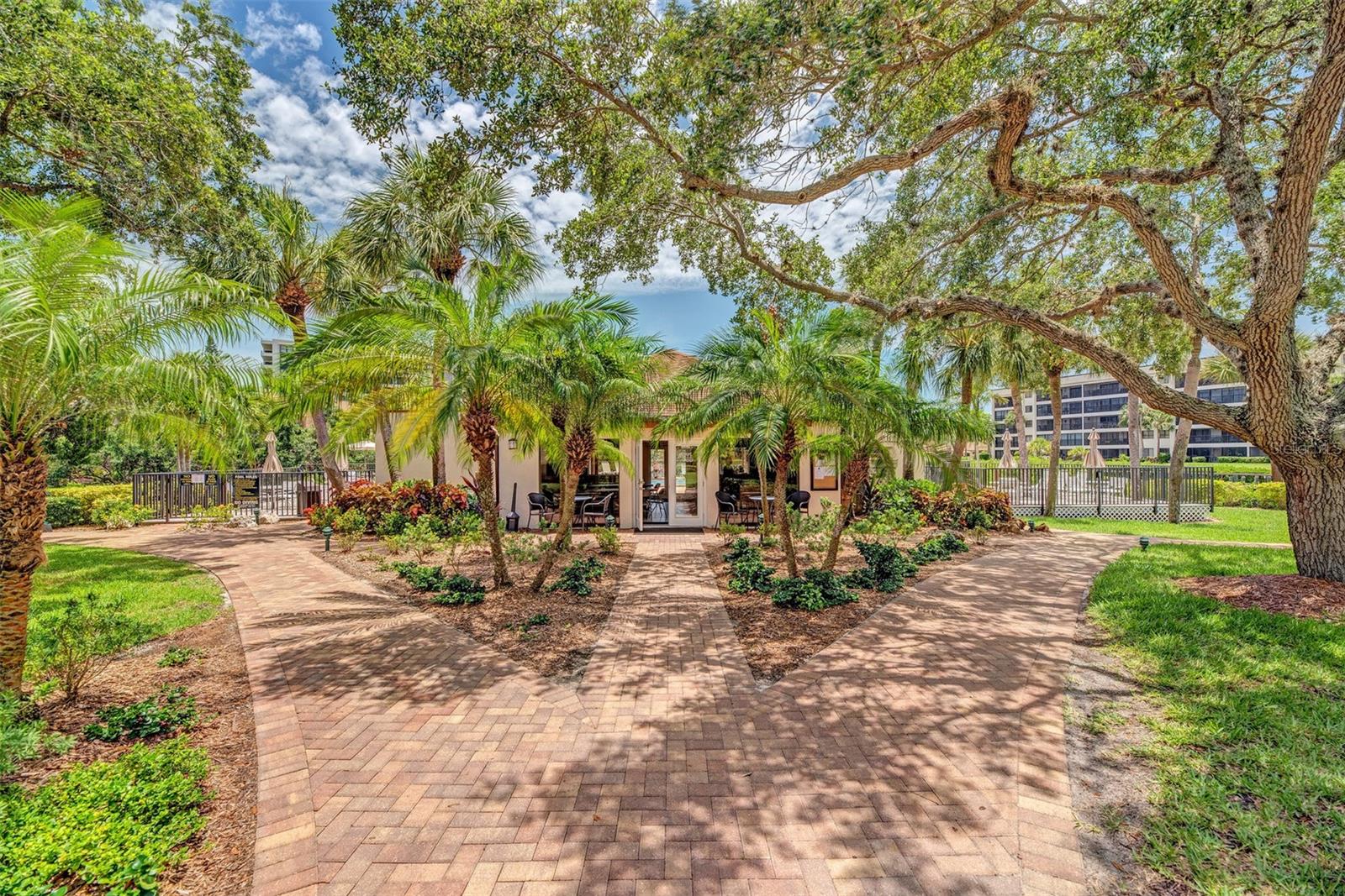 Listing photo id 35 for 1200 Cove Ii Place 832