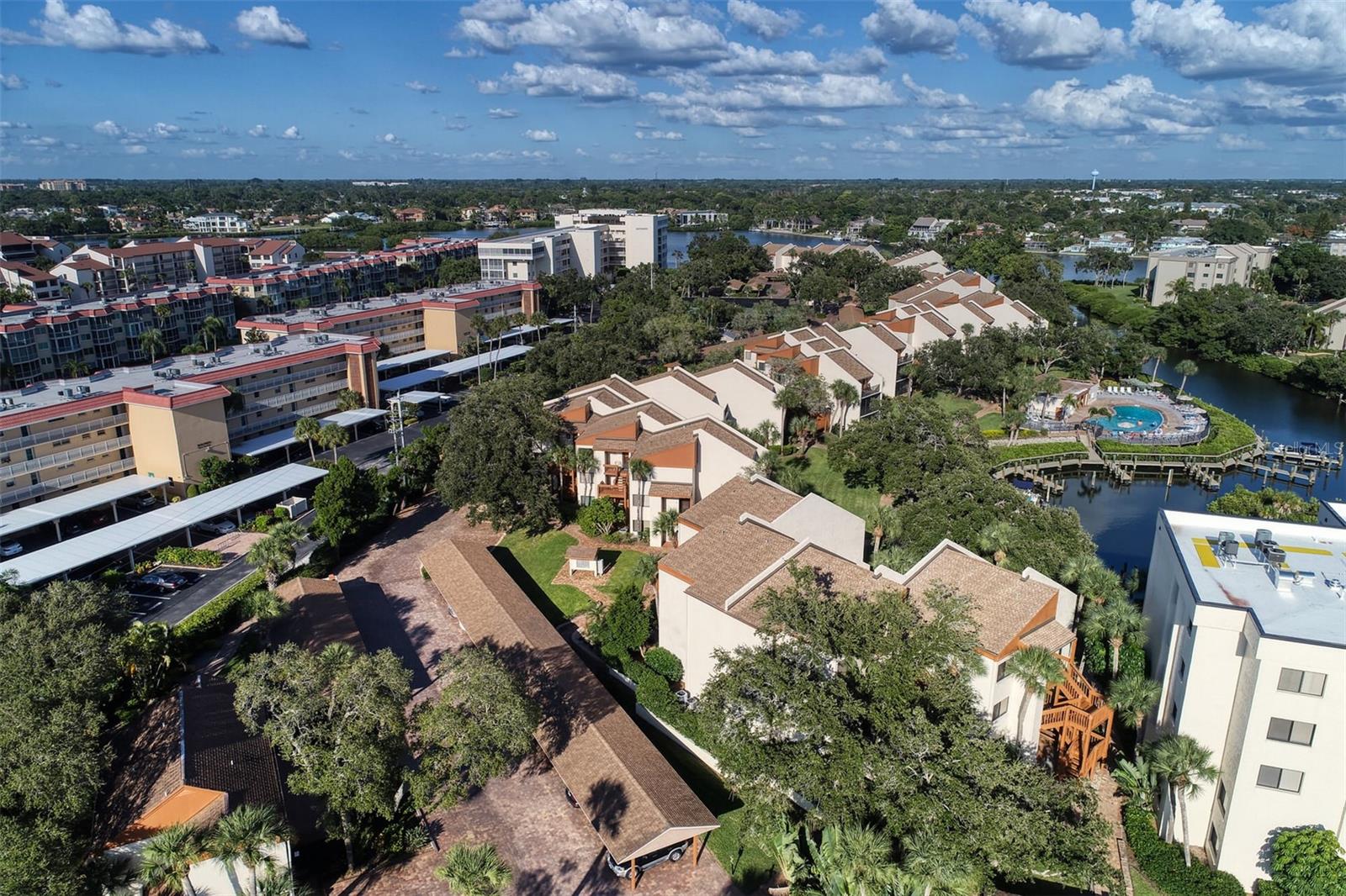 Listing photo id 3 for 1200 Cove Ii Place 832