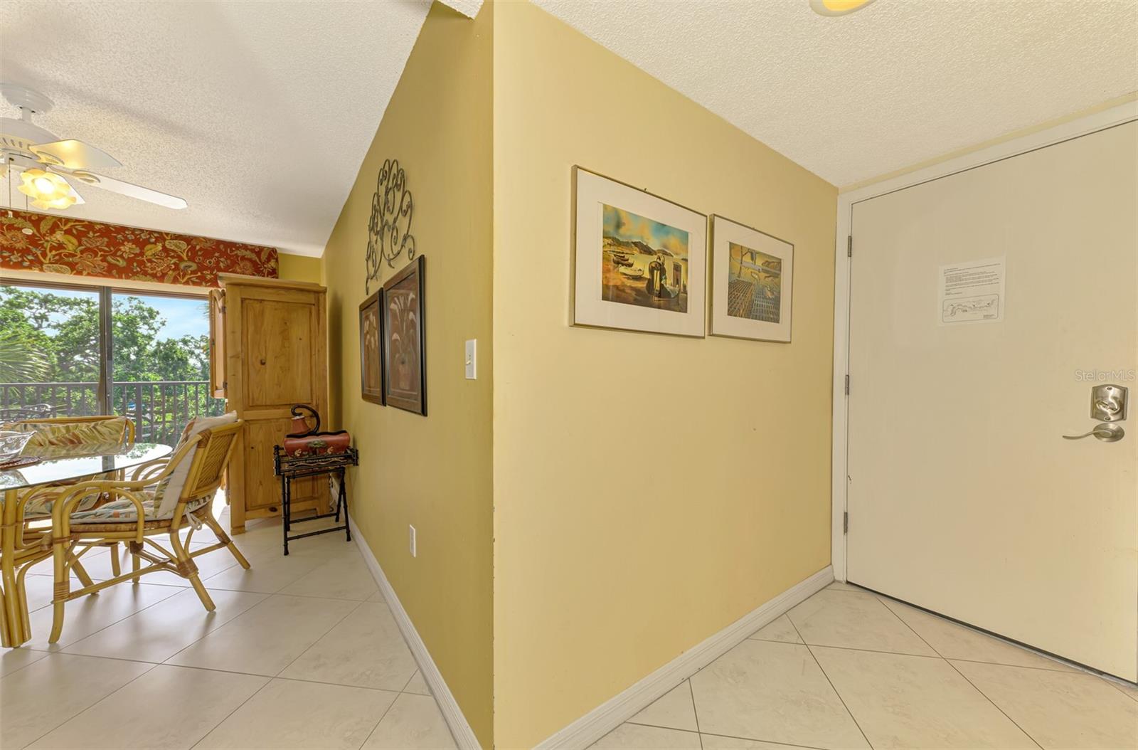 Listing photo id 4 for 1200 Cove Ii Place 832
