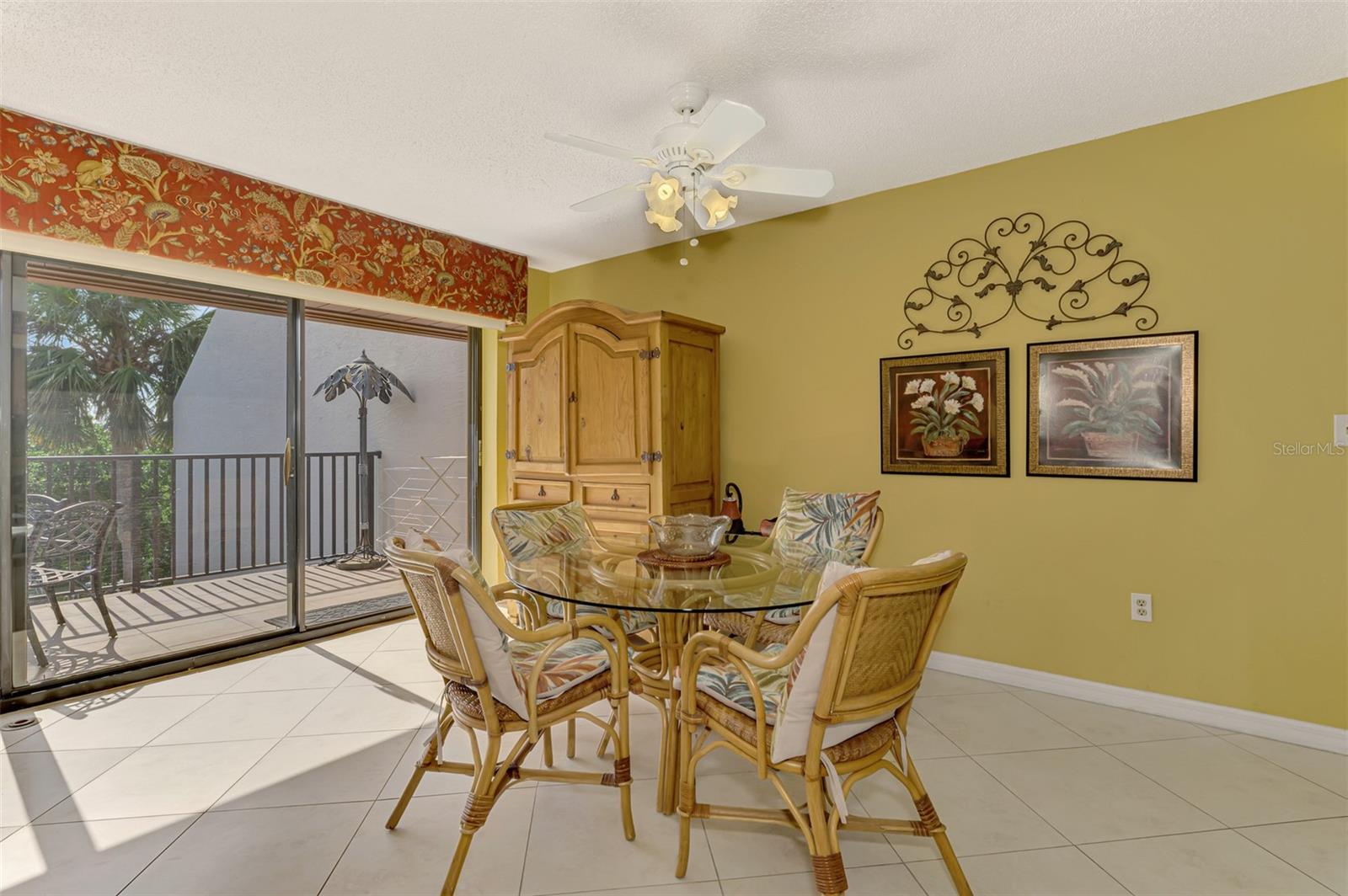 Listing photo id 6 for 1200 Cove Ii Place 832